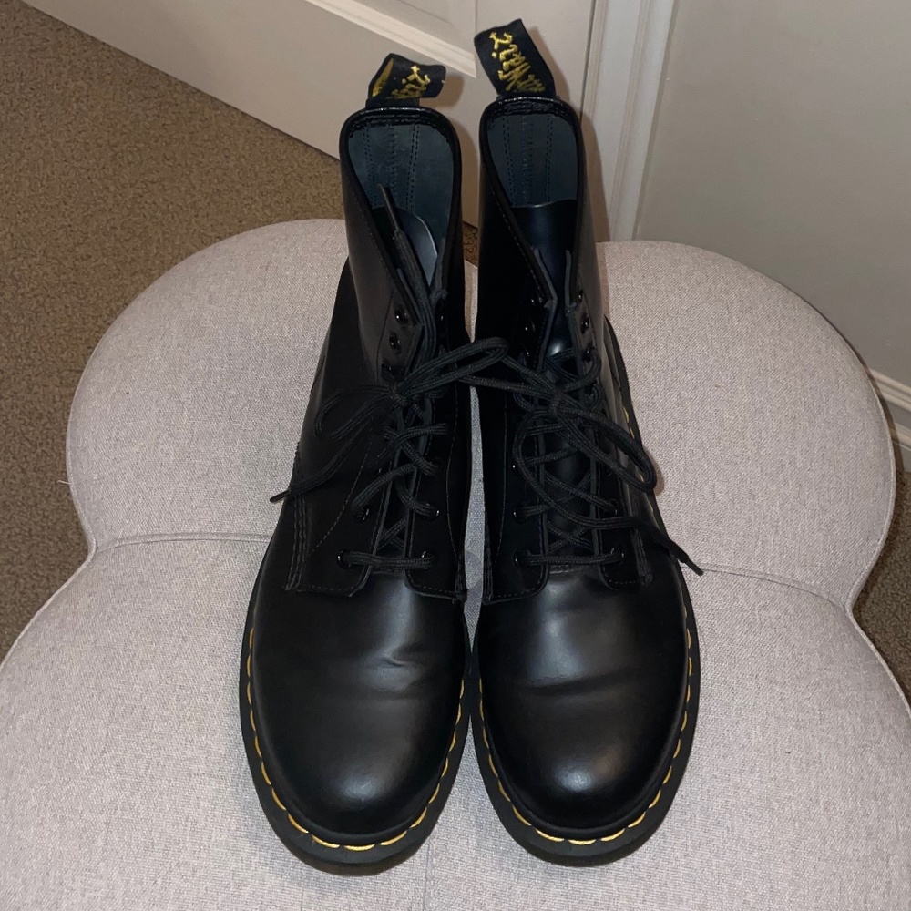 1460 WOMEN'S SMOOTH LEATHER LACE UP BOOTS